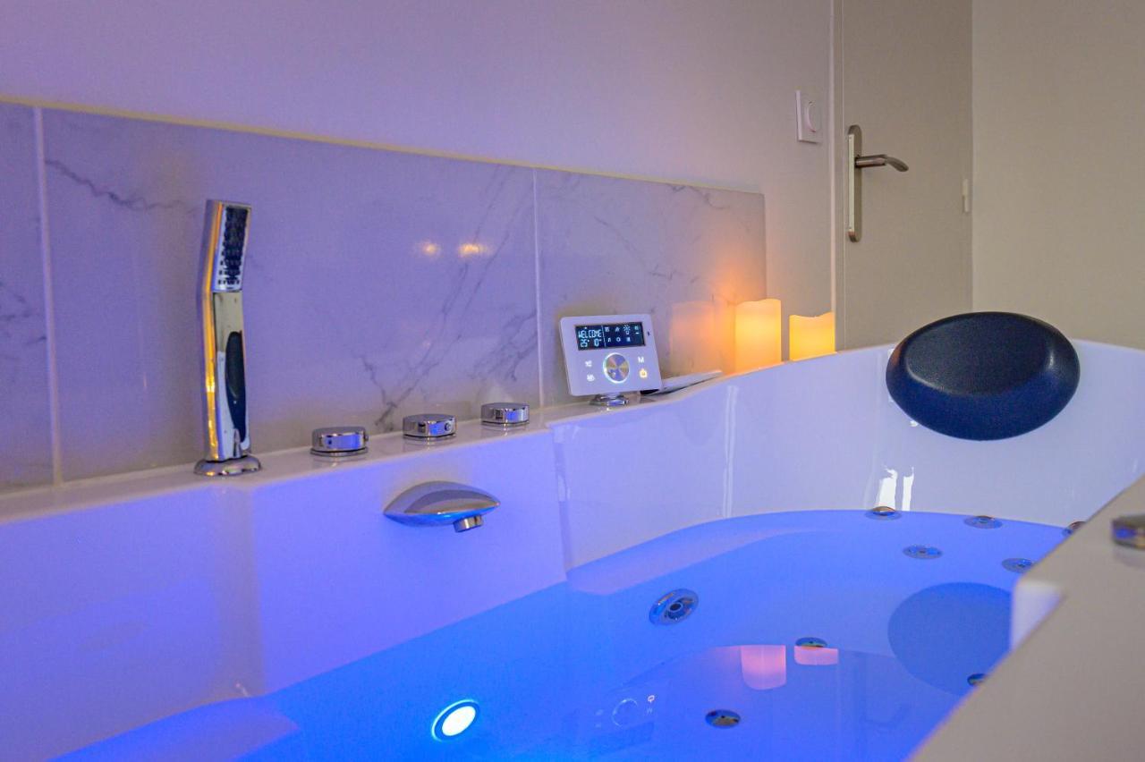Cinema & Jacuzzi Aux Etoiles - Casabianca Suite Saint-Etienne  Eksteriør bilde