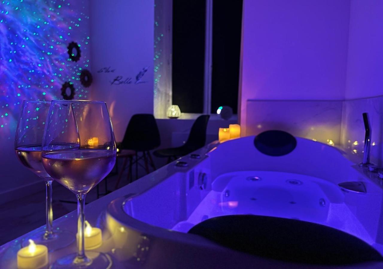 Cinema & Jacuzzi Aux Etoiles - Casabianca Suite Saint-Etienne  Eksteriør bilde