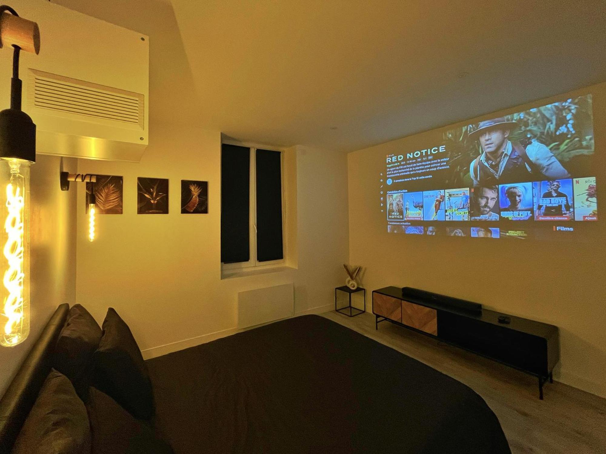 Cinema & Jacuzzi Aux Etoiles - Casabianca Suite Saint-Etienne  Eksteriør bilde